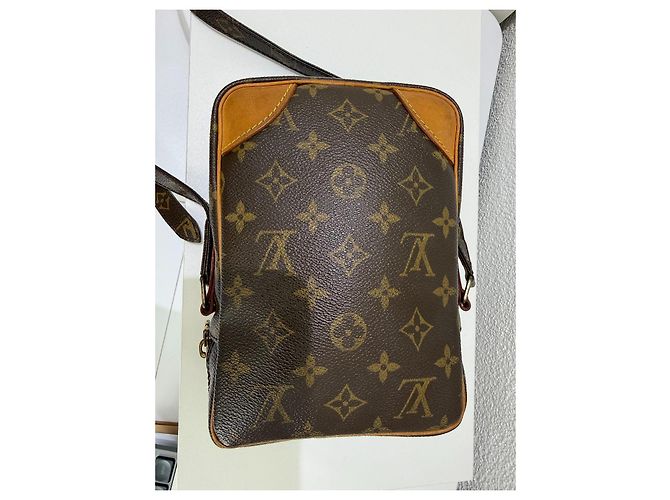 Louis Vuitton Danube PM Borsa a Tracolla Monogram Marrone Gold hardware - vista 4