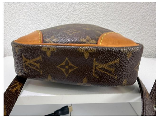 Louis Vuitton Danube PM Borsa a Tracolla Monogram Marrone Gold hardware - vista 5