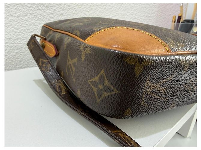 Louis Vuitton Danube PM Borsa a Tracolla Monogram Marrone Gold hardware - vista 7