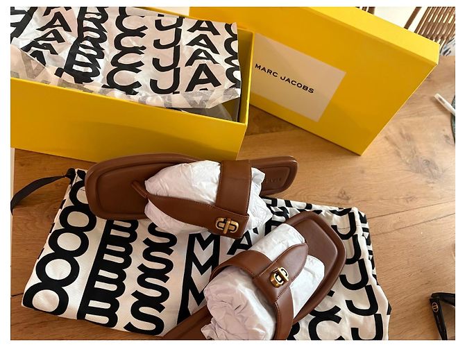 Sandali bassi in pelle marrone Marc Jacobs - vista 3