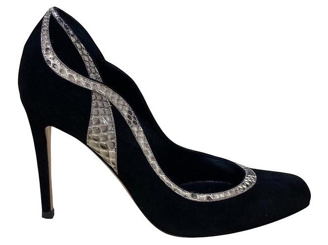 Autre Marque Gianvito Rossi Pumps mit spitzer Kappe aus Wildleder und Python Schwarz Roh - Ansicht 5