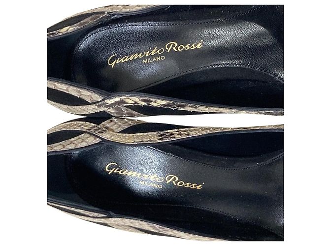 Autre Marque Gianvito Rossi Pumps mit spitzer Kappe aus Wildleder und Python Schwarz Roh - Ansicht 9