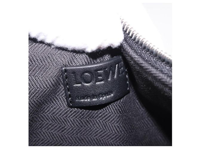 LOEWE Anton Sling Schultertasche Leder Schwarz Silber - Ansicht 18