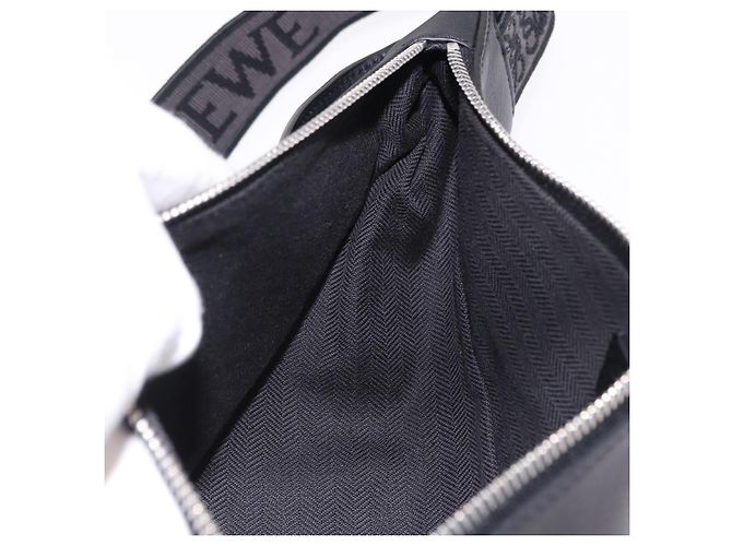LOEWE Anton Sling Schultertasche Leder Schwarz Silber - Ansicht 20
