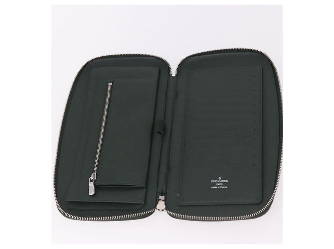 LOUIS VUITTON Taiga Organizer Atholl Travel Case Epicea M30654 LV - vista 10