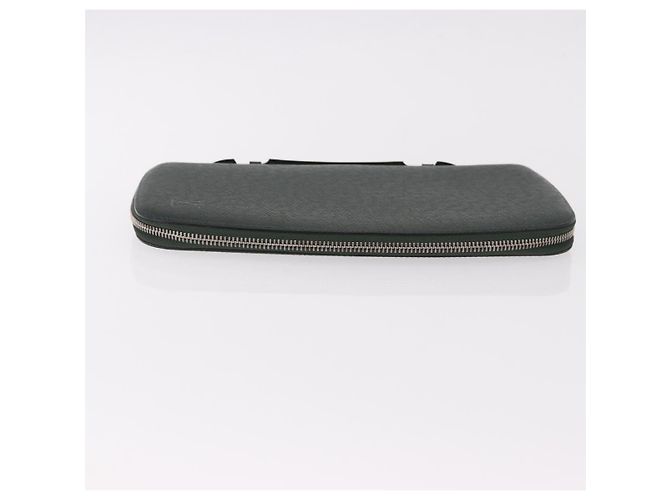 LOUIS VUITTON Taiga Organizer Atholl Travel Case Epicea M30654 LV - vista 3