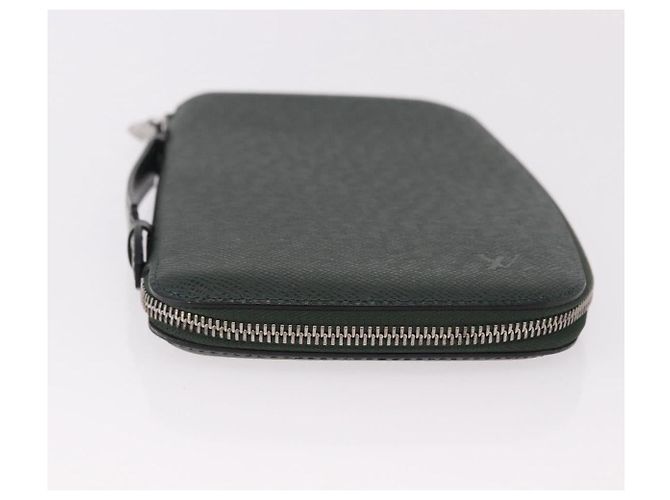 LOUIS VUITTON Taiga Organizer Atholl Travel Case Epicea M30654 LV - vista 5