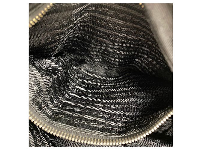 Saffiano Borsa Prada Semi One Shoulder in Nero - vista 10