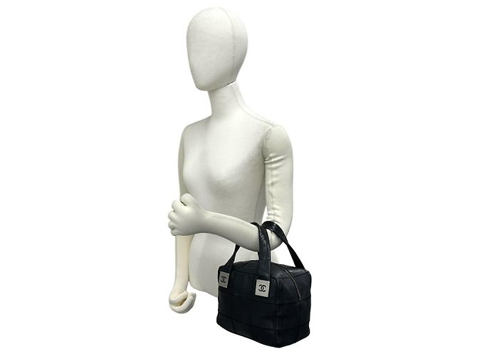 Borsa Chanel in pelle di vitello martellata nera Nero - vista 2