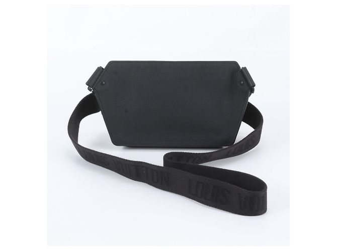 Borsa a tracolla Louis Vuitton LV Aerogram Takeoff con protezione RFID Nero - vista 3