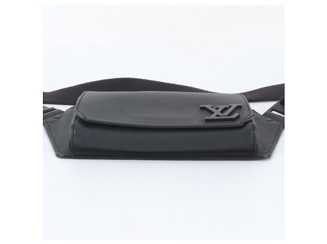 Borsa a tracolla Louis Vuitton LV Aerogram Takeoff con protezione RFID Nero - vista 6