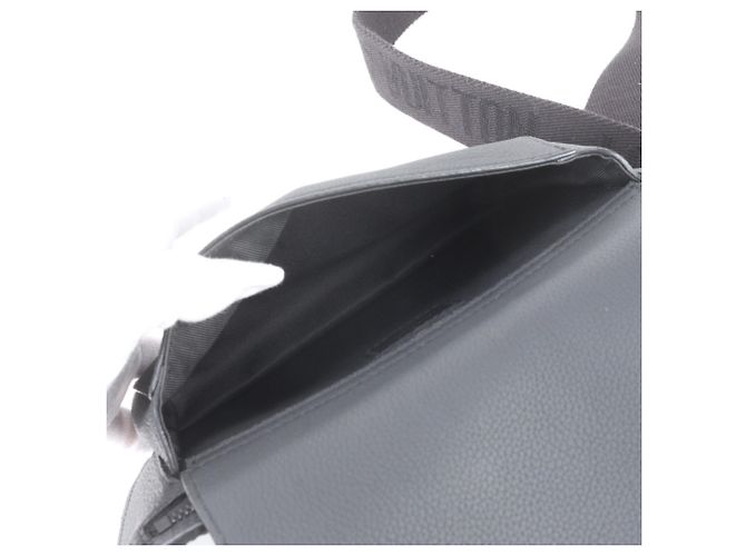 Borsa a tracolla Louis Vuitton LV Aerogram Takeoff con protezione RFID Nero - vista 7