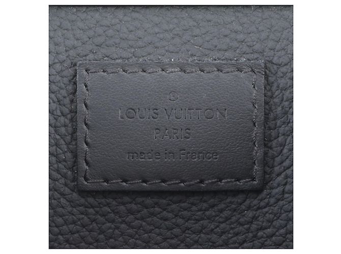 Borsa a tracolla Louis Vuitton LV Aerogram Takeoff con protezione RFID Nero - vista 8