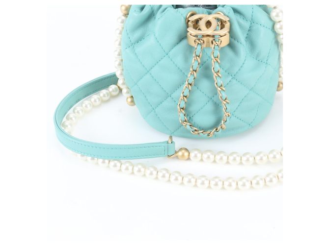 Chanel Matelassé Lammleder Schultertasche mit Perlen Blau - Ansicht 2