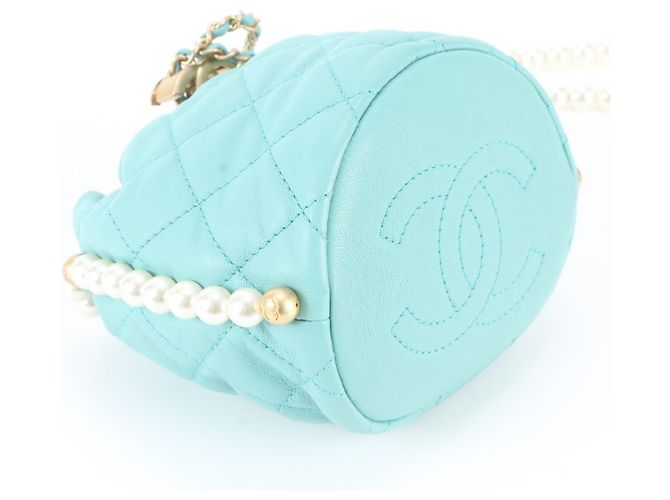 Chanel Matelassé Lammleder Schultertasche mit Perlen Blau - Ansicht 5