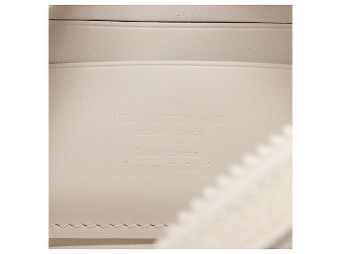 Louis Vuitton Monogram Empreinte Pochette Volga Bianco - vista 8