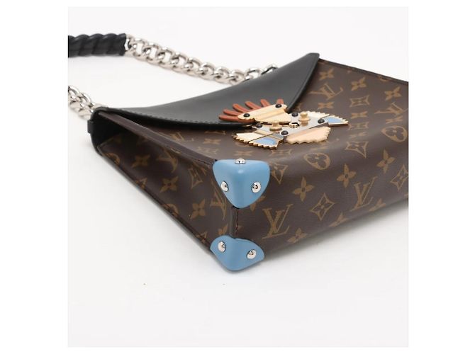 Louis Vuitton Monogram Tribal Pochette Mask GM Castaño - vista 4
