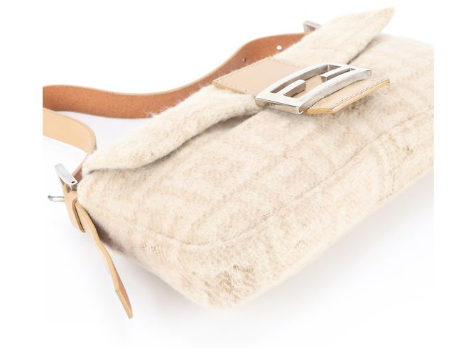 Borsa a secchiello a tracolla Fendi Zucca Mamma Beige Crudo - vista 5