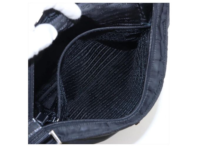 Sac messager Prada en nylon Tessuto avec logo triangle en cuir Noir - vue 7
