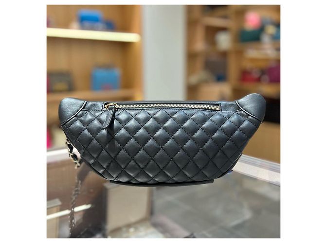 Chanel Borsa Cintura in Pelle Matelassé Nera Nero - vista 2