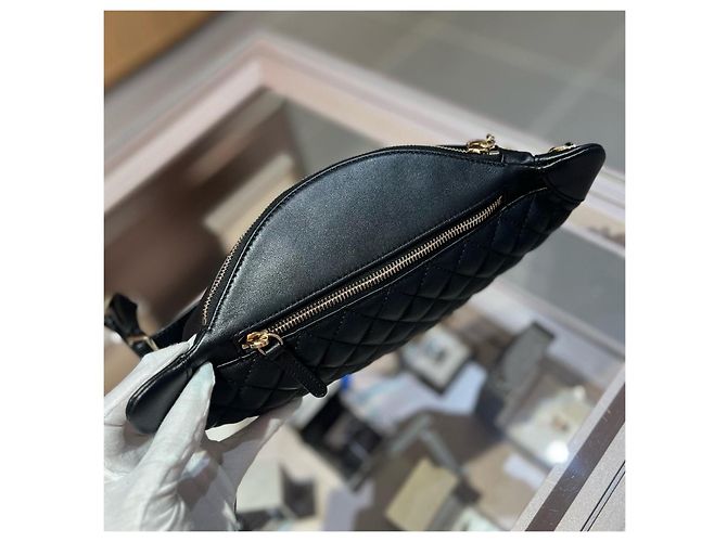 Chanel Borsa Cintura in Pelle Matelassé Nera Nero - vista 6