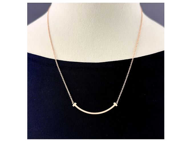 Tiffany & Co. Collana con Pendente T Smile Small PG Pink Gold - vista 2