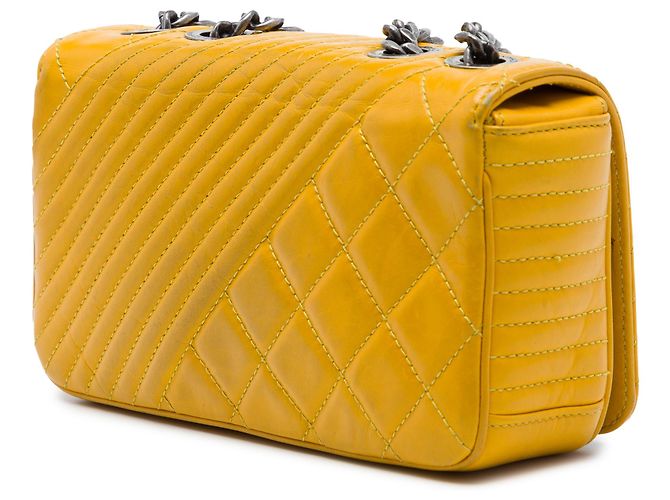 Chanel Yellow Small Glazed Calfskin Coco Boy Flap Giallo - vista 2