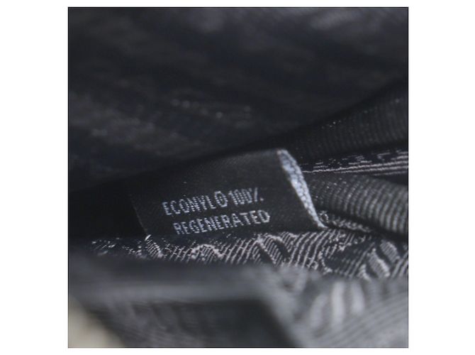 Custodia per smartphone Prada in Re-Nylon e Saffiano nero - vista 6