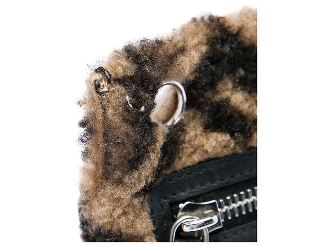 Fendi Brown Zucca Shearling Pyramid Pouch Braun - Ansicht 5