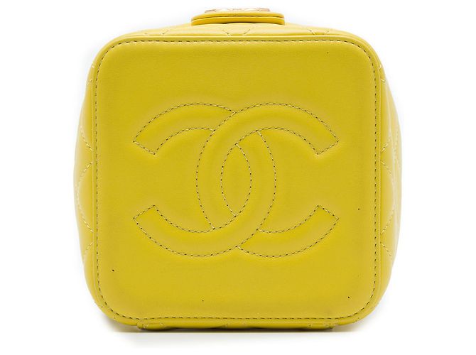 Chanel Yellow Small CC Quilted Lambskin Vanity Case With Chain Giallo - vista 3