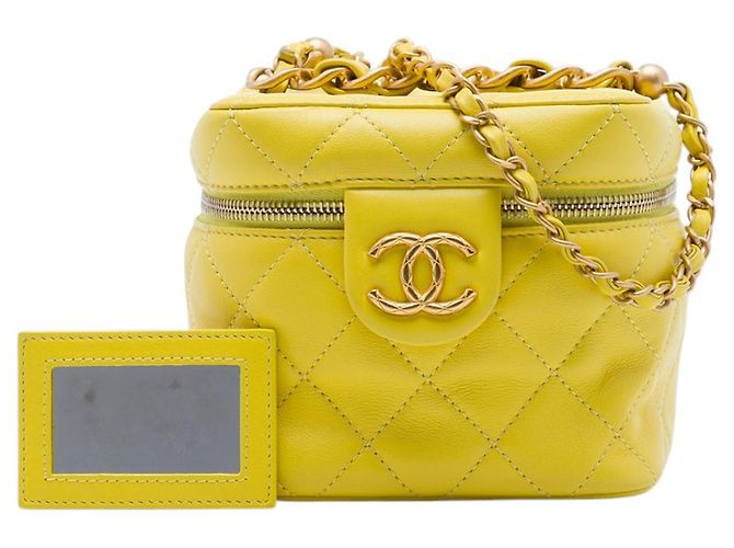 Chanel Yellow Small CC Quilted Lambskin Vanity Case With Chain Giallo - vista 7