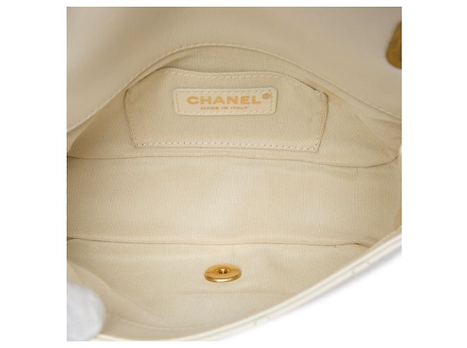 Chanel Mini Quilted Calfskin Crystal Pearls Chain Flap Bianco - vista 4