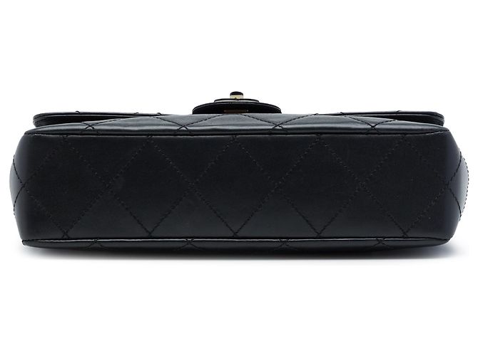 Chanel Black Medium Quilted Lambskin Resin Chain Single Flap Nero - vista 3