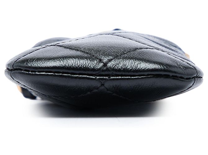 Chanel Black CC Quilted Lambskin Lippenstift-Etui mit Kette Schwarz - Ansicht 3