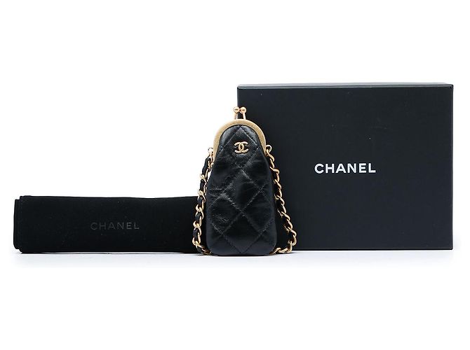 Chanel Black CC Quilted Lambskin Lippenstift-Etui mit Kette Schwarz - Ansicht 6
