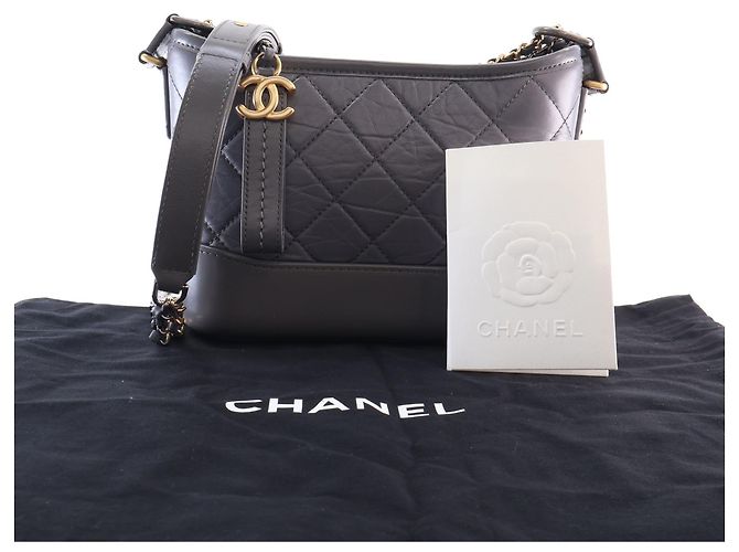Chanel Gabrielle Hobo Small aus gestepptem grauem Kalbsleder Braun Anthrazitgrau - Ansicht 14