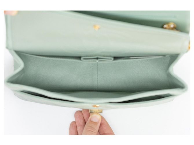 Mademoiselle Borsa Chanel 2.55 Classic Flap Verde Menta Lambskin Medium Verde chiaro - vista 17