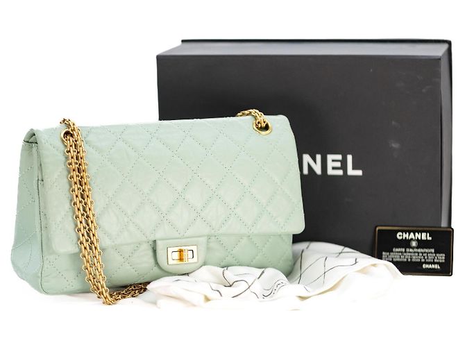 Mademoiselle Borsa Chanel 2.55 Classic Flap Verde Menta Lambskin Medium Verde chiaro - vista 2