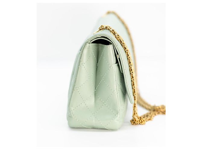 Mademoiselle Borsa Chanel 2.55 Classic Flap Verde Menta Lambskin Medium Verde chiaro - vista 4