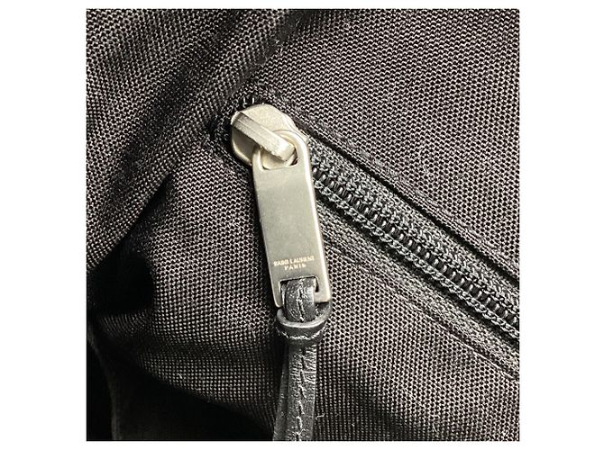 Yves Saint Laurent Zaino Saint Laurent Noe Patched in cotone nero - vista 10