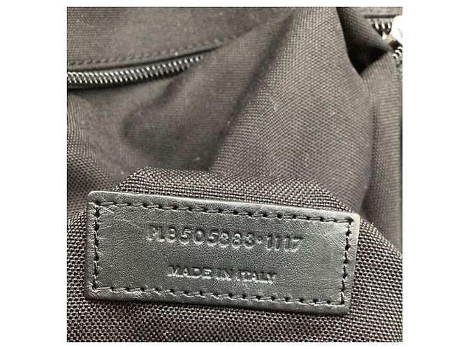 Yves Saint Laurent Zaino Saint Laurent Noe Patched in cotone nero - vista 6