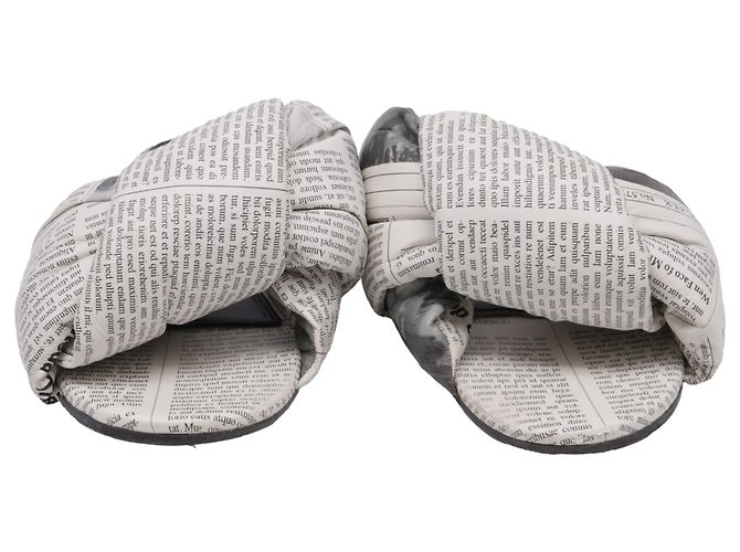 Sandali Slide Balenciaga Drapy Newspaper in pelle bianca Bianco - vista 3