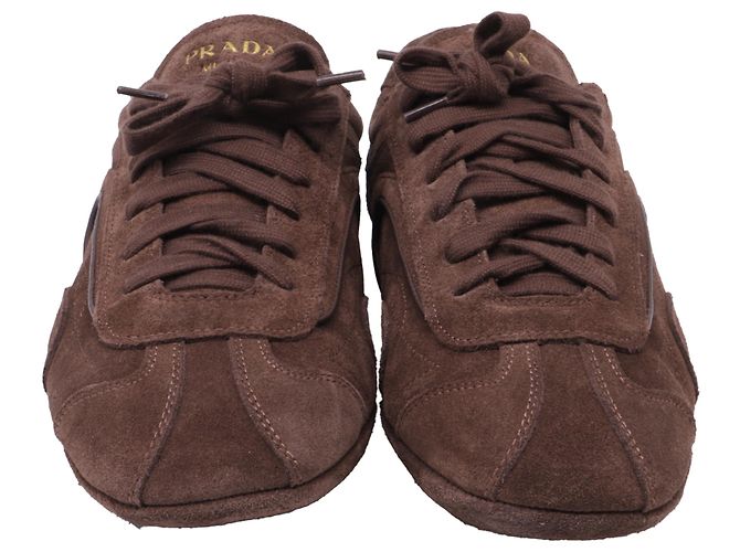 Sneakers Prada Montecarlo Re-Edition 2005 in camoscio marrone Rosso - vista 2