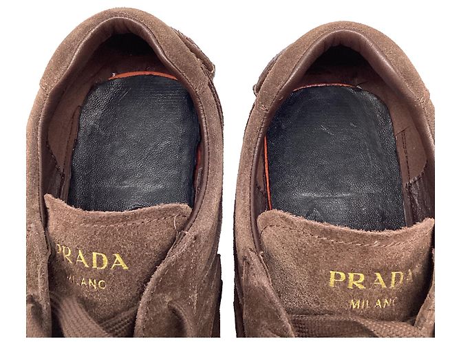Sneakers Prada Montecarlo Re-Edition 2005 in camoscio marrone Rosso - vista 9