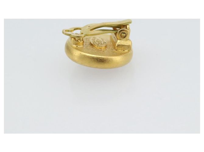CHANEL Earring Metal Gold Tone Red CC - vista 8