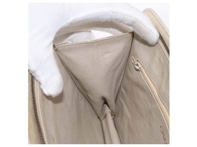 Borsa a tracolla CHANEL Matelassé con catena, in pelle di agnello beige e oro, con logo CC, 152441 - vista 22