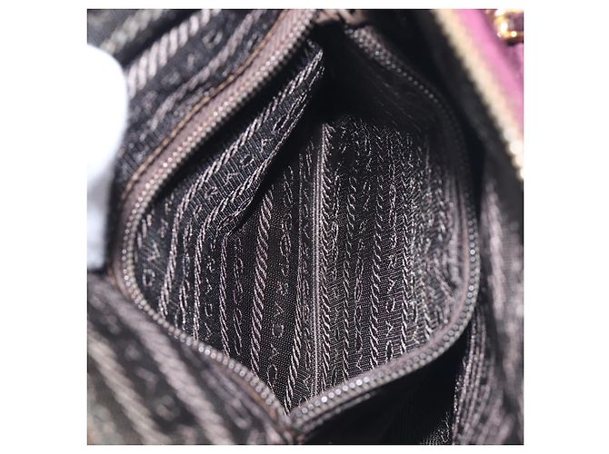 Bolsa de Ombro de Corrente Acolchoada PRADA em Camurça Bordeaux Gold Auth yk20855A Dourado - vista 22