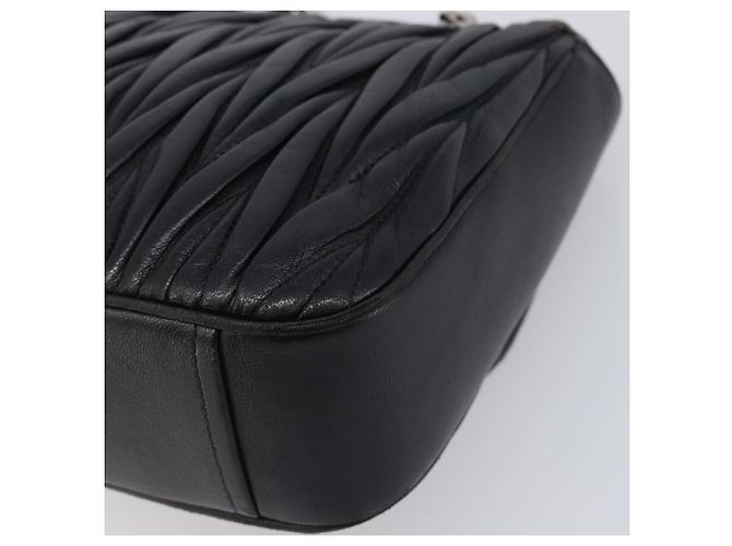 Borsa a tracolla Miu Miu Matelassé con catena in pelle nera e argento Auth 199113A Nero - vista 16