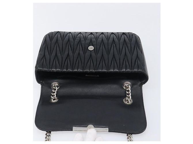 Borsa a tracolla Miu Miu Matelassé con catena in pelle nera e argento Auth 199113A Nero - vista 20