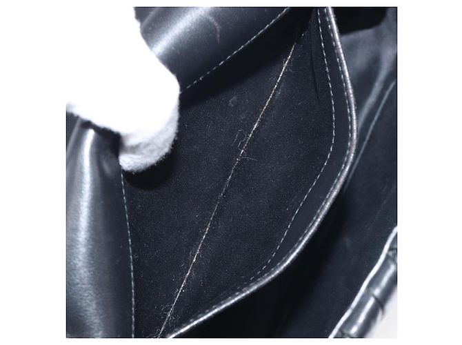 Borsa a tracolla Miu Miu Matelassé con catena in pelle nera e argento Auth 199113A Nero - vista 24